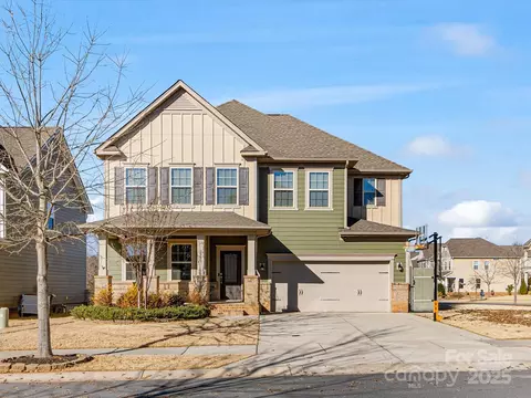1000 Lily Pond Cir, Waxhaw, NC 28173