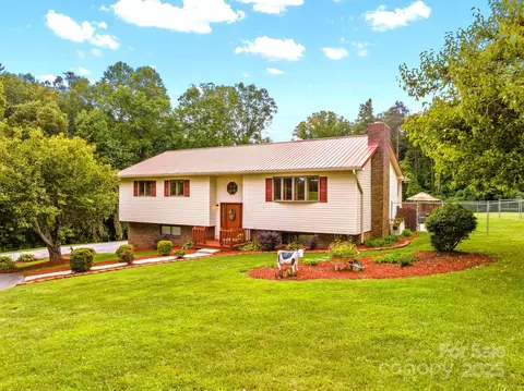 1580 Ridge Rd, Hendersonville, NC 28792