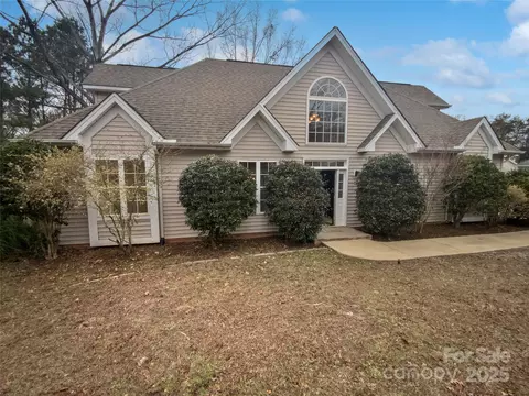 12064 Spinnaker Dr, Fort Mill, SC 29708