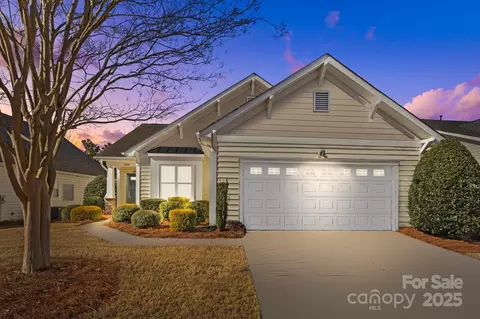 1024 Knob Creek Ln, Tega Cay, SC 29708
