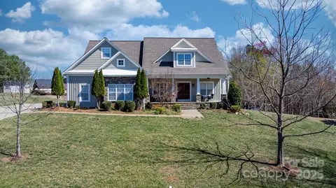 37 Par Dr, Granite Falls, NC 28630