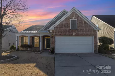 10318 Threatt Woods Dr, Charlotte, NC 28277