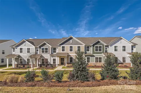 9839 Old Garden Cir, Gastonia, NC 28056
