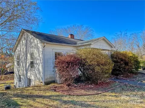 302 Westman Sw St SW, Lenoir, NC 28645