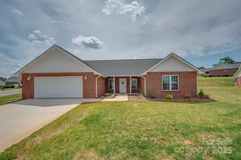 155 Central Park Cir, Spindale, NC 28160