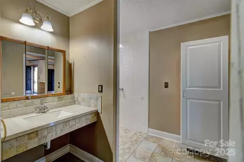 Bath - 211 Roy Eaker Rd, Cherryville, NC 28021 photo 3 of 3