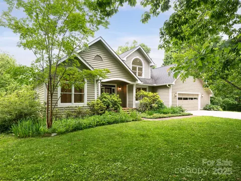 15 Breckenridge Dr, Fairview, NC 28730