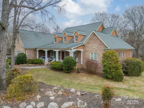 5218 Shadow Pond Ln, Charlotte, NC 28226