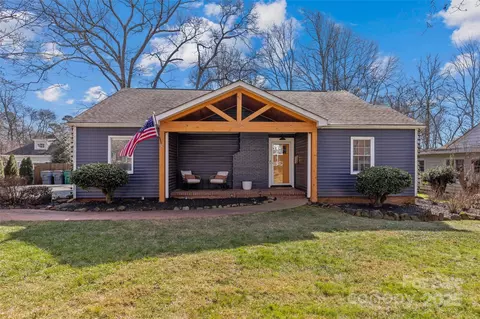 1334 Woodland Dr, Charlotte, NC 28205