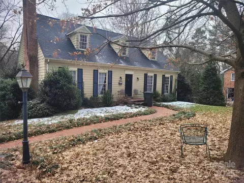 1346 5th Street Nw Cir NW, Hickory, NC 28601
