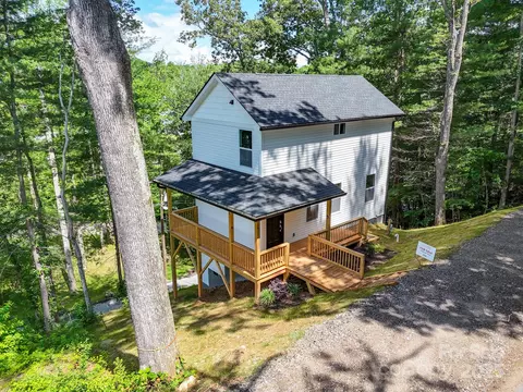 62 Toms Park Cir, Hendersonville, NC 28792