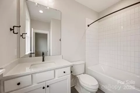Bath - 225 Davidson Gateway Dr, Davidson, NC 28036 photo 2 of 3