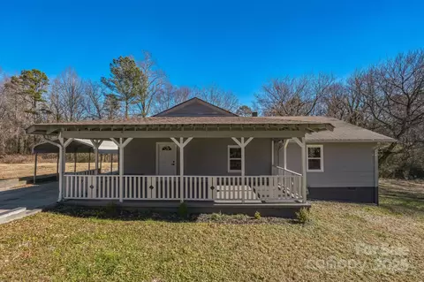 Oakwood Street, Gastonia, NC 28052