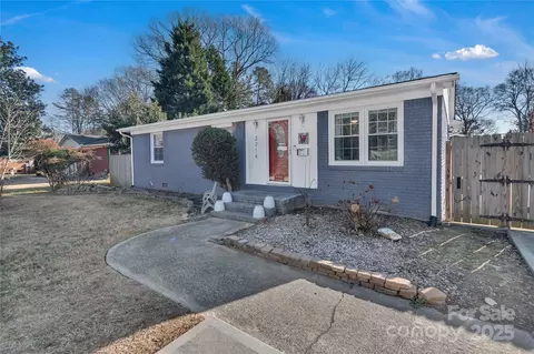 2714 Springway Dr, Charlotte, NC 28205