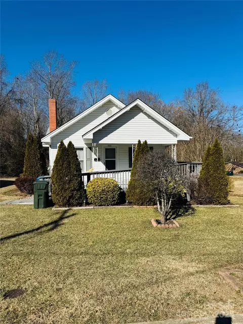1013 7th Ne St NE, Hickory, NC 28601
