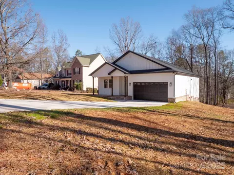 2103 Timber Ridge Rd, Monroe, NC 28112 photo 2