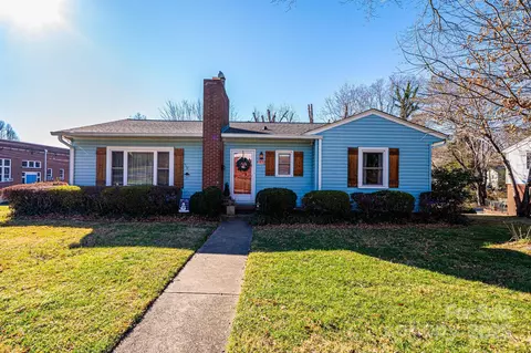 201 Maple Nw Dr NW, Lenoir, NC 28645