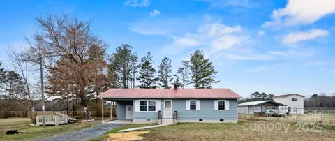 4926 Nc Highway 109 South S, Mount Gilead, NC 27306