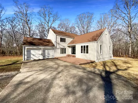 122 Cricket Creek Dr, Cherryville, NC 28021