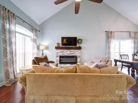 1636 Winthrop Ln, Monroe, NC 28110 photo 4