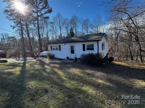 421 Clearview Ne Cir NE # -A, Lenoir, NC 28645