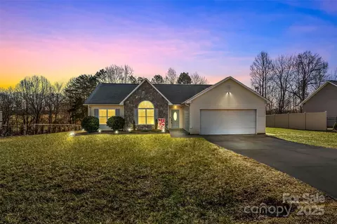 4702 Powder Horne Ln, Conover, NC 28613