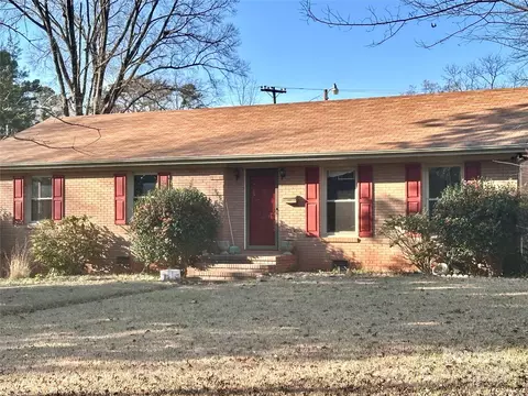 6233 Bridgeport Dr, Charlotte, NC 28215