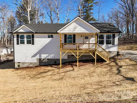 79 Wilmont Dr, Hendersonville, NC 28792