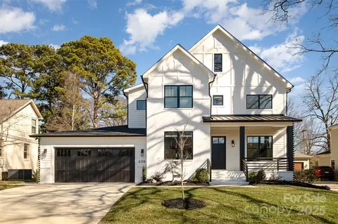 439 Melbourne Ct, Charlotte, NC 28209