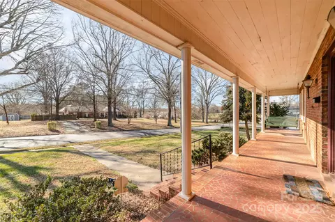 Exterior - 107 E Boyd St, Maiden, NC 28650 photo 4 of 8