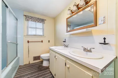 Other - 107 E Boyd St, Maiden, NC 28650 photo 2 of 8