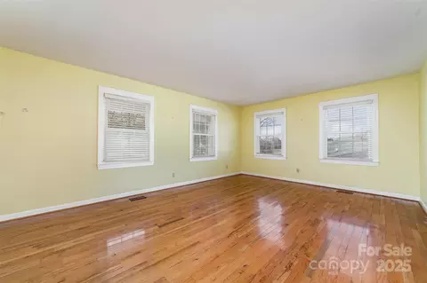 Living - 107 E Boyd St, Maiden, NC 28650 photo 2 of 7