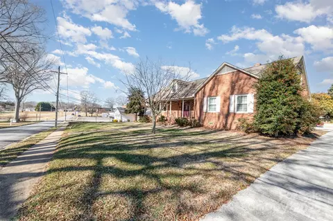 Exterior - 107 E Boyd St, Maiden, NC 28650 photo 2 of 8