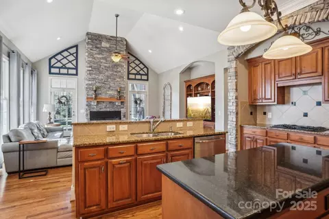 6639 Fox Ridge Cir, Davidson, NC 28036 photo 12