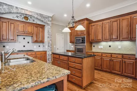 6639 Fox Ridge Cir, Davidson, NC 28036 photo 11