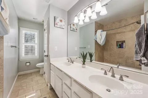 Bath - 300 Dorsett Downs Downs, Fort Mill, SC 29708 photo 3 of 4