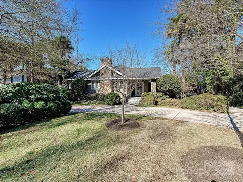 2300 Westfield Rd, Charlotte, NC 28207