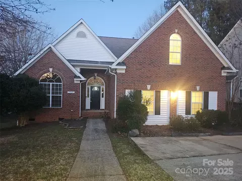 7344 Rock Island Rd, Charlotte, NC 28278