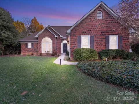 758 Emerson Dr, Mooresville, NC 28115