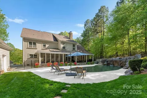 227 Wildwood Cove Dr, Mooresville, NC 28117