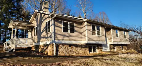523 Pond Rd, Asheville, NC 28806