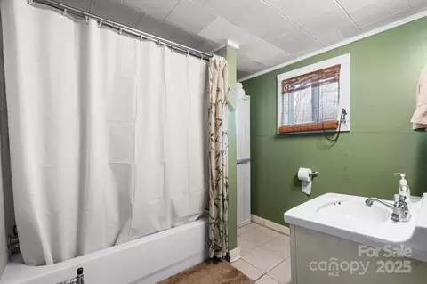 Bath - 608 6th Sw St SW, Conover, NC 28613 photo 1 of 1