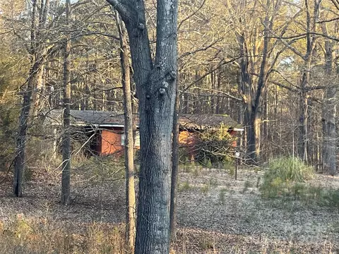 635 E Passaic St, Peachland, NC 28133