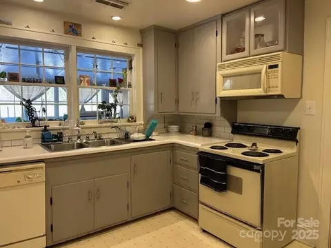 Kitchen - 916 Maple Ave, Salisbury, NC 28144 photo 3 of 3
