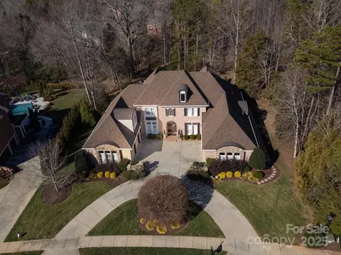 2002 Streamview Ct, Waxhaw, NC 28173 photo 3
