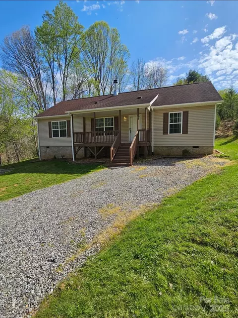 18 Beagle Run, Asheville, NC 28804