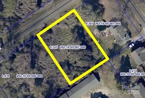27 Wilson Ave, Great Falls, SC 29055