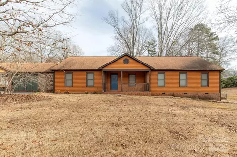 664 Freemont Dr, Lancaster, SC 29720 photo 2