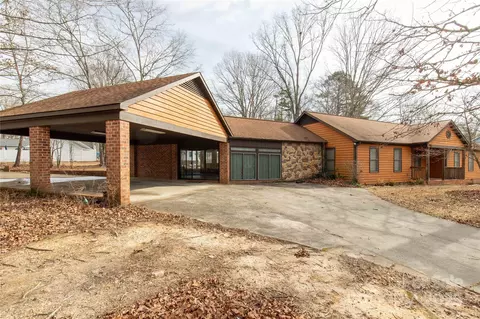 664 Freemont Dr, Lancaster, SC 29720 photo 3