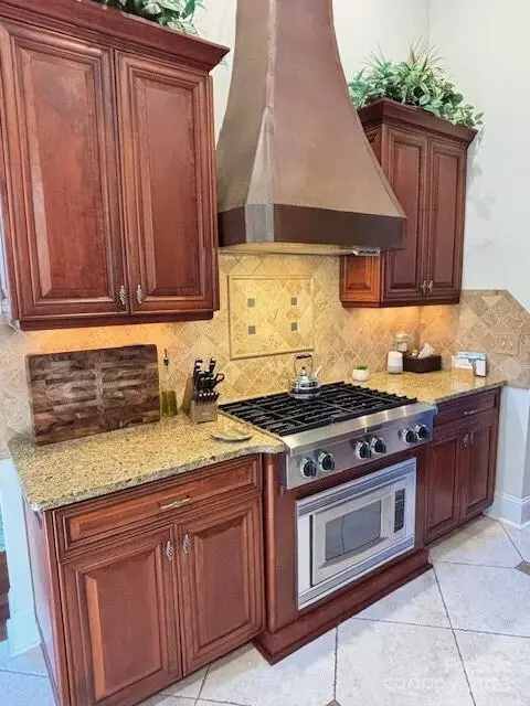 Kitchen - 270 Bent Tree Dr, Stanley, NC 28164 photo 2 of 3